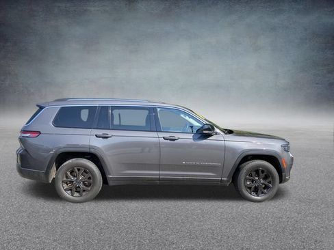 Used 2021 Jeep Grand Cherokee L Limited AWD/4WD image 24