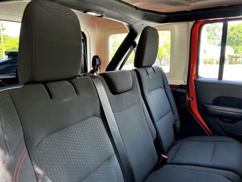 Used 2018 Jeep Wrangler Unlimited Rubicon w/ Safety Group image 25