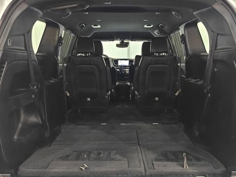 Used 2025 Chrysler Pacifica Select image 34