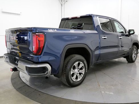 Used 2023 GMC Sierra 1500 SLT AWD/4WD image 7