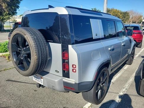 Used 2023 Land Rover Defender 110 SE image 7