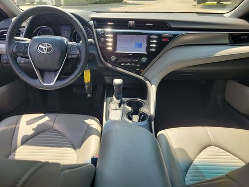 Used 2020 Toyota Camry SE FWD image 13