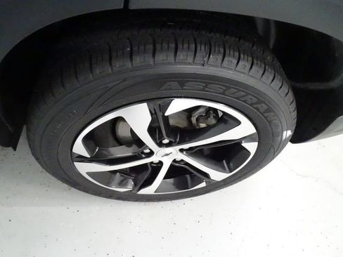 Certified 2024 Chevrolet Trax RS w/ Driver Confidence Package FWD image 25