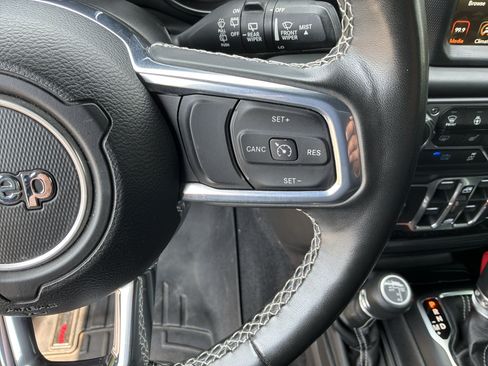 Used 2023 Jeep Wrangler Unlimited Sahara w/ Cold Weather Group AWD/4WD image 20