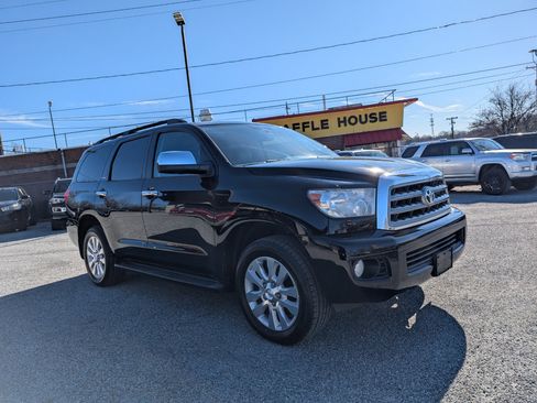 Used 2011 Toyota Sequoia Platinum image 3