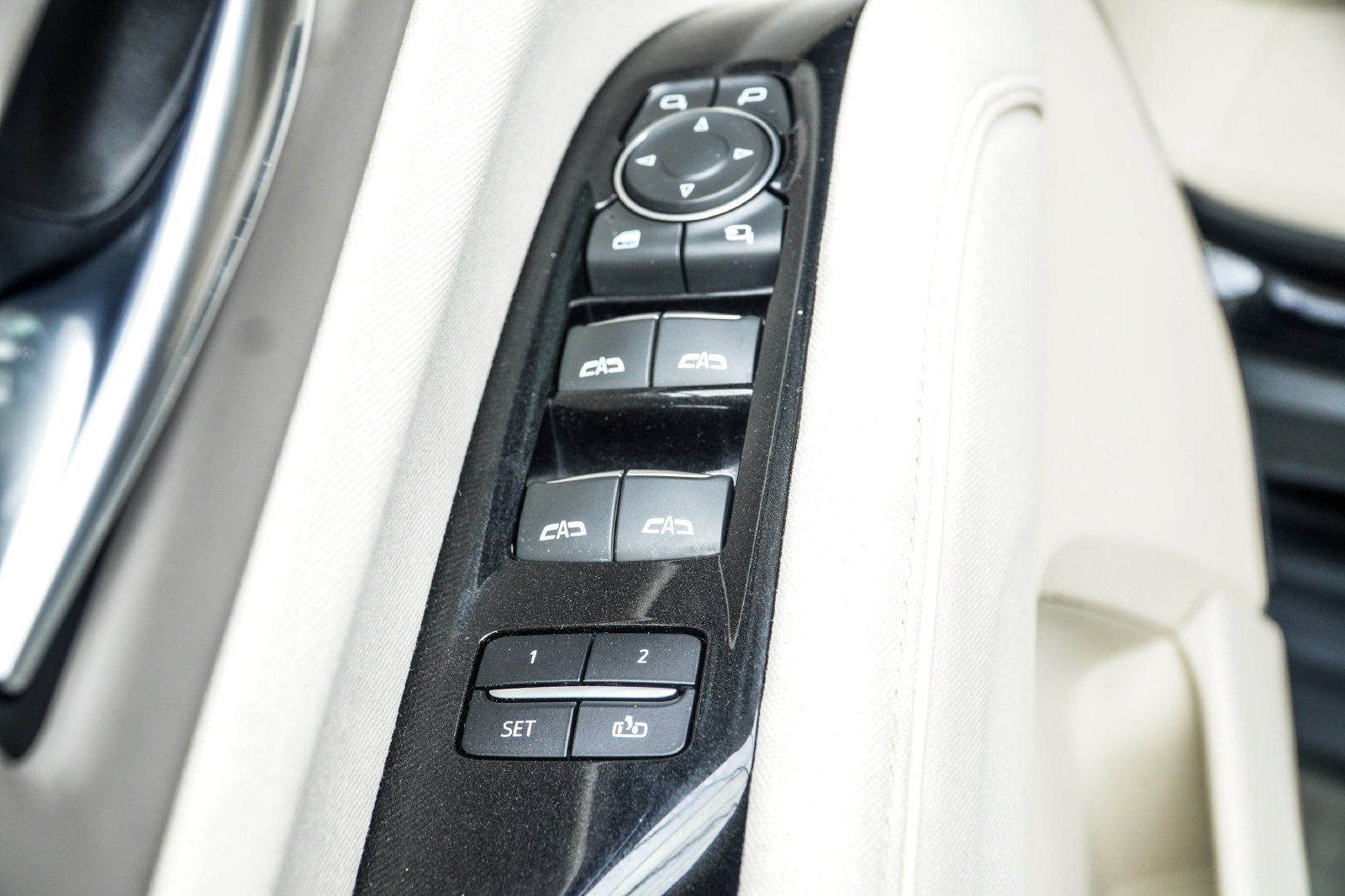 Used 2022 Cadillac Escalade Premium Luxury Platinum w/ LPO, Radiant Package AWD/4WD image 42