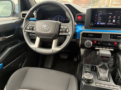 Used 2025 Toyota Tacoma TRD Off-Road image 29