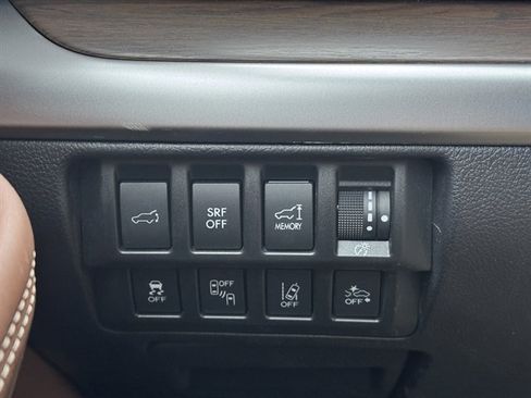 Used 2017 Subaru Outback 3.6R Touring image 11