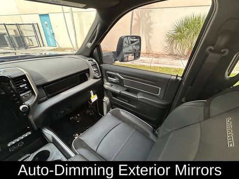 Used 2025 RAM 3500 Laramie w/ Max Tow Package AWD/4WD image 11