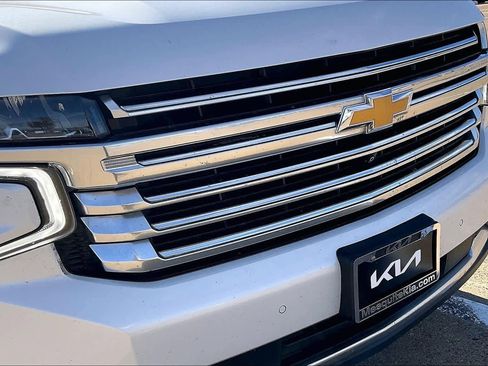 Used 2021 Chevrolet Suburban High Country image 32