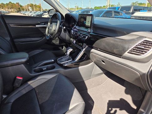 Used 2023 Kia Seltos EX image 9