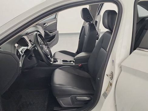 Used 2019 Volkswagen Jetta SE FWD image 14