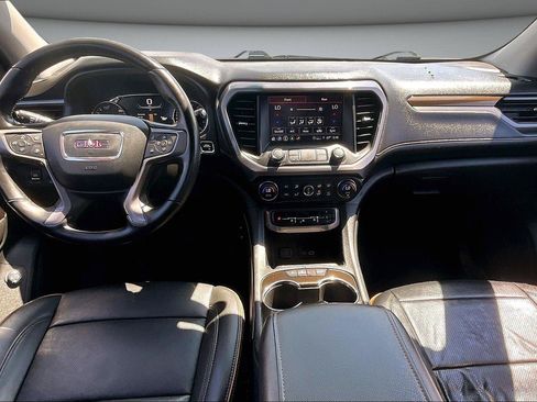 Used 2021 GMC Acadia AT4 w/ Technology Package AWD/4WD image 8