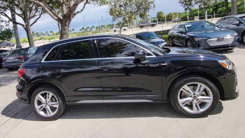 Certified 2023 Audi Q3 2.0T Premium w/ Convenience Package AWD/4WD image 9