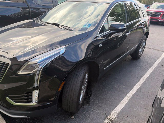 Used 2020 Cadillac XT5 Premium Luxury AWD/4WD image 2