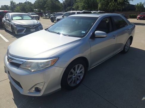 Used 2012 Toyota Camry XLE FWD image 6