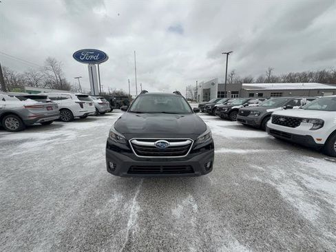 Used 2022 Subaru Outback Premium image 10