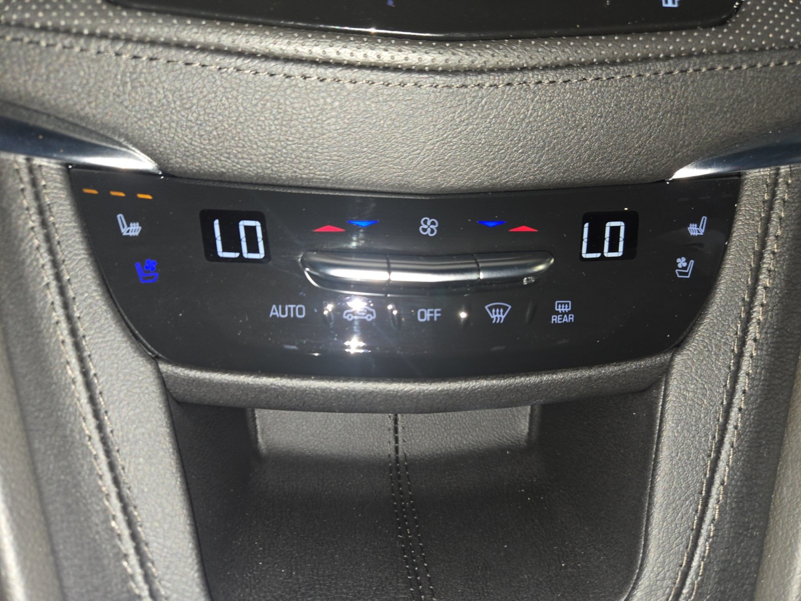 Used 2023 Cadillac XT5 Sportv w/ Technology Package AWD/4WD image 25