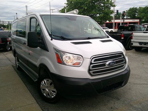 Used 2019 Ford Transit 250 130 Low Roof w/ Exterior Upgrade Package RWD image 4