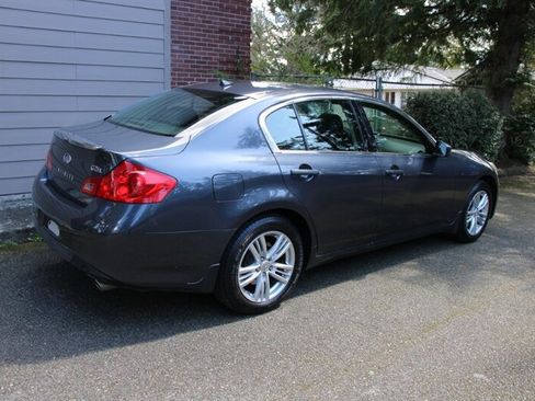 Used 2011 INFINITI G25 x w/ Moonroof Pkg image 3