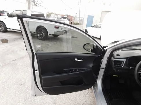 Used 2020 Kia Rio S image 40