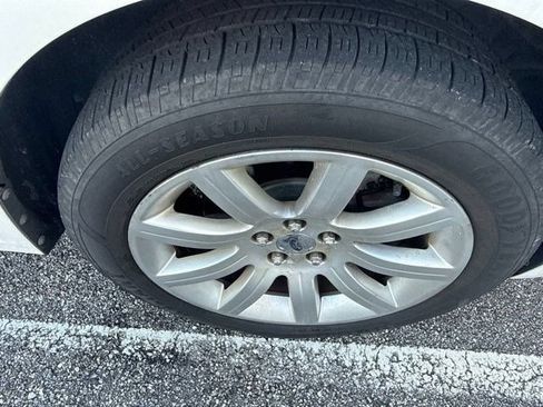 Used 2010 Ford Flex Limited FWD image 5