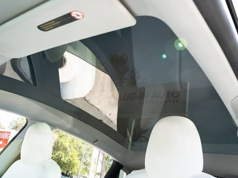 Used 2020 Tesla Model Y Long Range AWD/4WD image 9