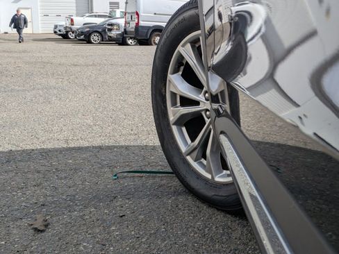 Used 2020 Ford Explorer Limited image 10