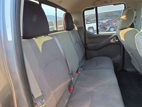 Used 2018 Nissan Frontier SV RWD image 17