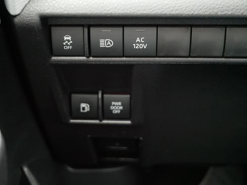 Certified 2025 Toyota Sienna XLE w/ XLE Plus Package image 27