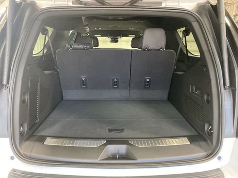 Certified 2025 Chevrolet Suburban High Country image 14