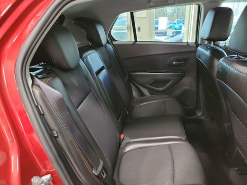 Used 2018 Chevrolet Trax LT w/ LT Convenience Package image 19