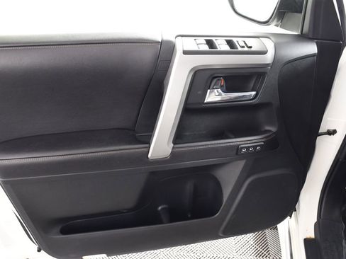 Used 2016 Toyota 4Runner Limited image 14