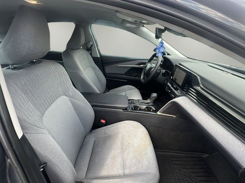 Used 2025 Toyota Camry LE image 13