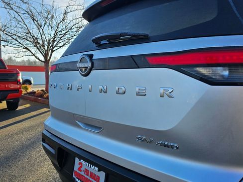 Certified 2024 Nissan Pathfinder SV w/ SV Premium Package image 10