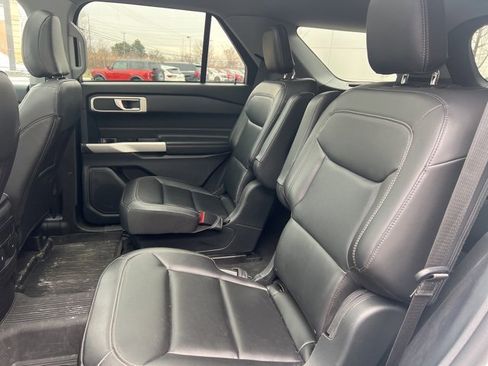 Used 2023 Ford Explorer XLT w/ Equipment Group 202A image 18