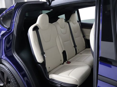 Used 2023 Tesla Model X AWD/4WD image 30