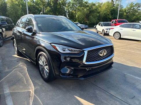 Used 2023 INFINITI QX50 Luxe AWD/4WD image 3