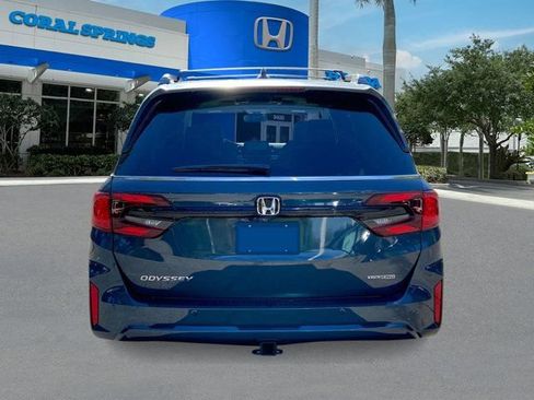 New 2026 Honda Odyssey Touring image 3