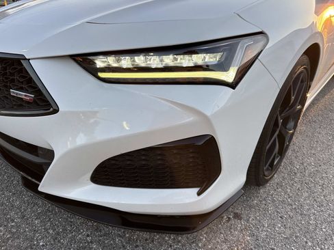 Used 2022 Acura TLX Type S image 9