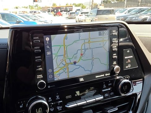 Used 2022 Toyota Highlander Limited image 39