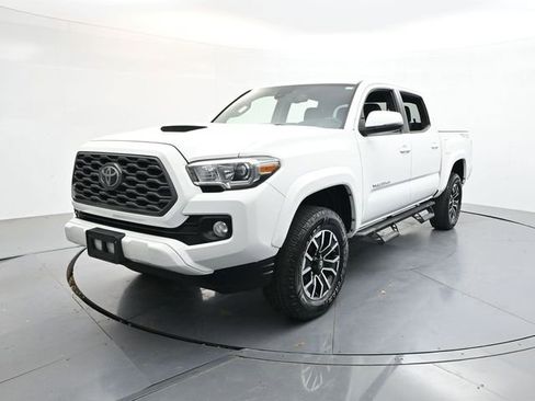 Used 2020 Toyota Tacoma TRD Sport AWD/4WD image 3