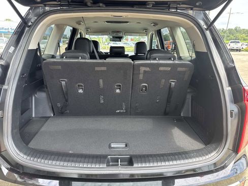 Used 2023 Kia Telluride LX image 8