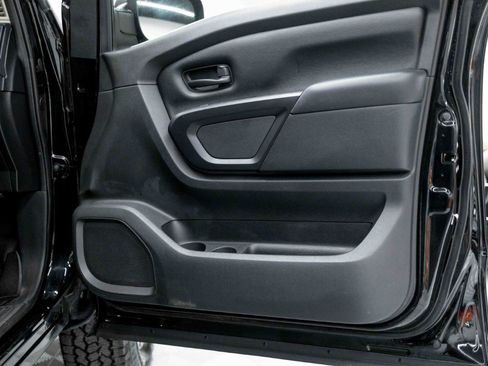 Used 2017 Nissan Titan S image 52