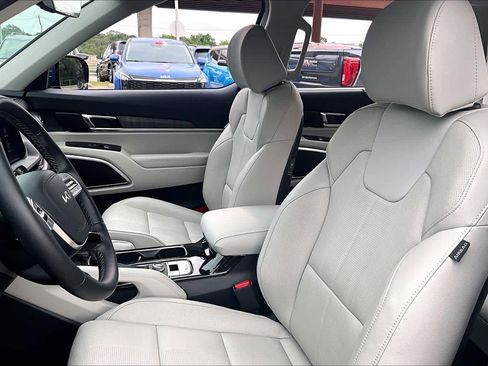 Used 2025 Kia Telluride SX AWD/4WD image 8