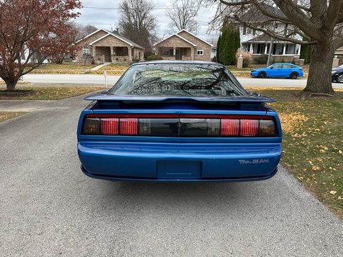 Used 1991 Pontiac Firebird Trans Am RWD image 8