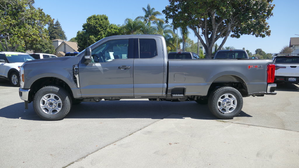New 2026 Ford F350 XLT w/ FX4 Off-Road Package AWD/4WD image 7