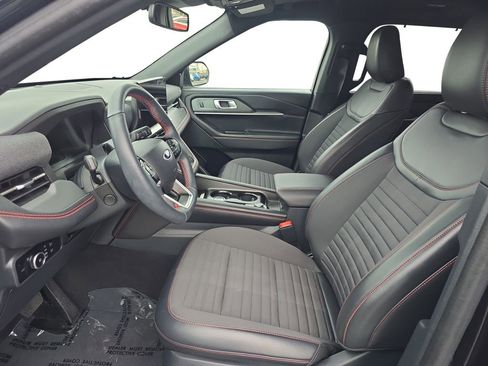 Used 2025 Ford Explorer ST-Line w/ Premium Package image 11