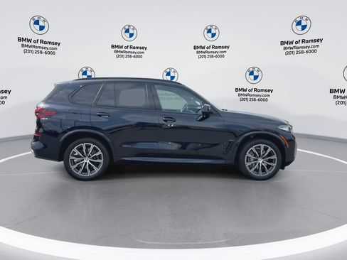 Used 2024 BMW X5 xDrive40i w/ M Sport Package AWD/4WD image 9