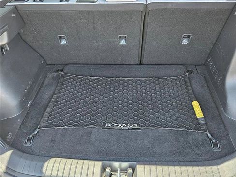 Used 2022 Hyundai Kona SEL w/ Cargo Package FWD image 6
